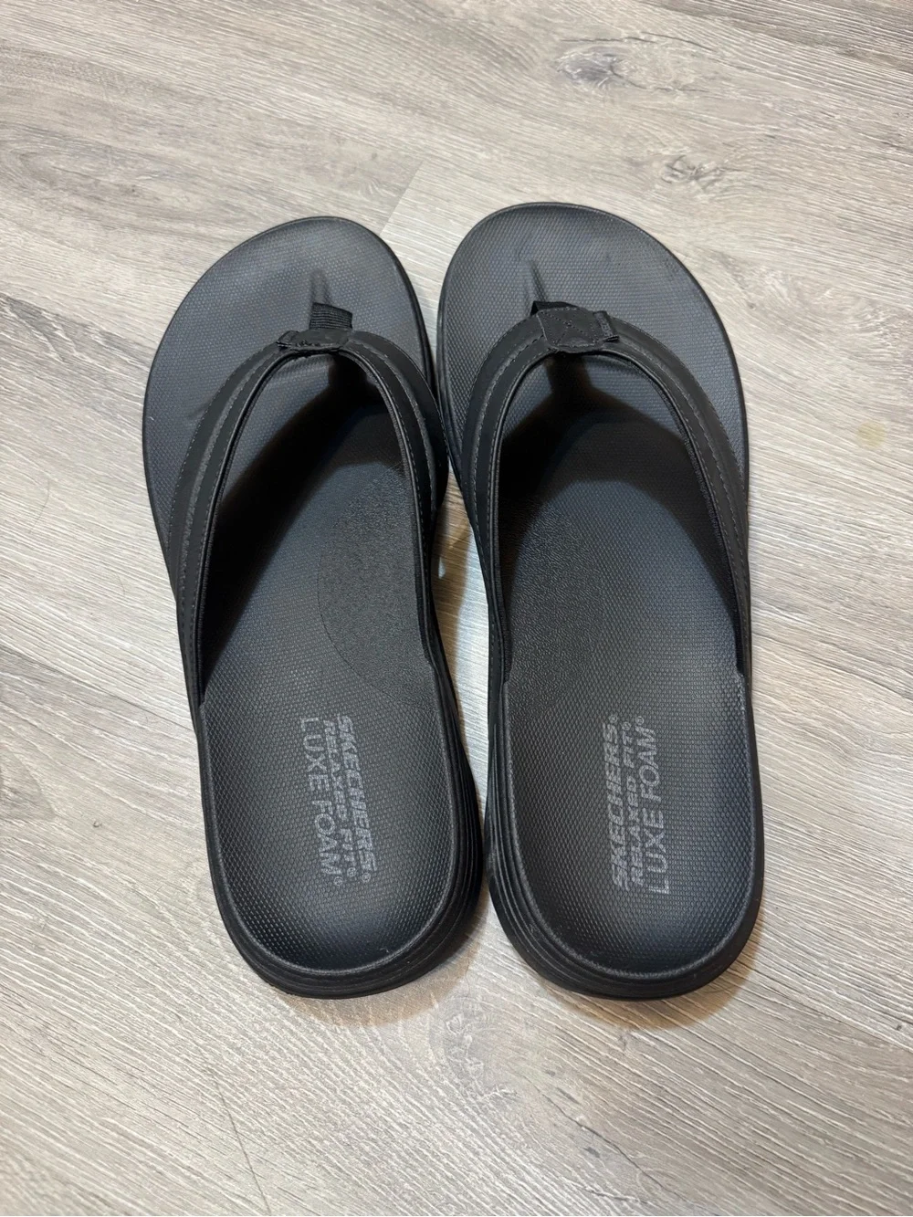 Skechers Men’s Black Luxe Foam Flip Flop Sandals